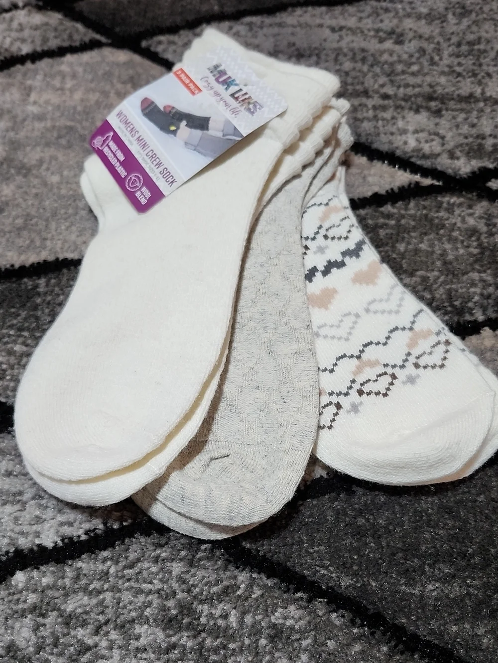 MUK LUKS 3-PAIRS WOOL-BLEND TIER ANKLE MINI CREW SOCKS IVORY/GRAY/HEART PRINT